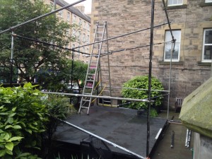 Outdoor bar scaff